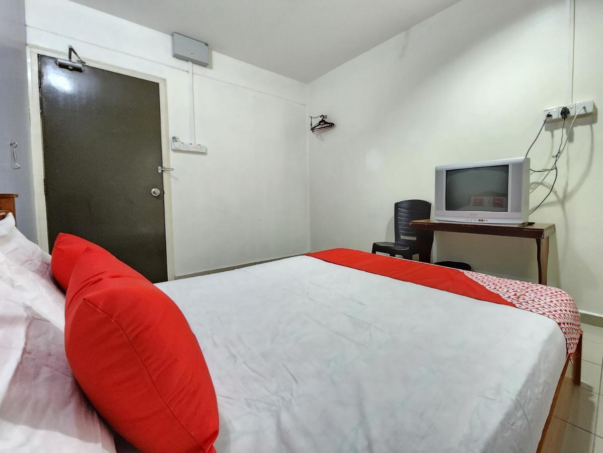 Oyo 90743 Hotel Ban Cheong Kangar Esterno foto