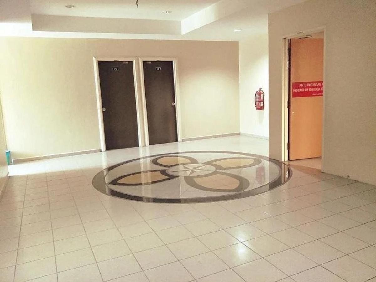 Oyo 90743 Hotel Ban Cheong Kangar Esterno foto