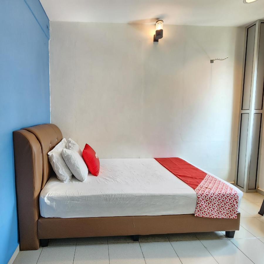 Oyo 90743 Hotel Ban Cheong Kangar Esterno foto