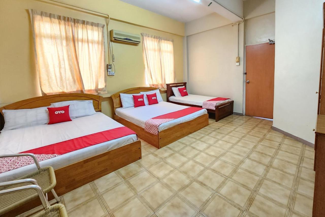 Oyo 90743 Hotel Ban Cheong Kangar Esterno foto