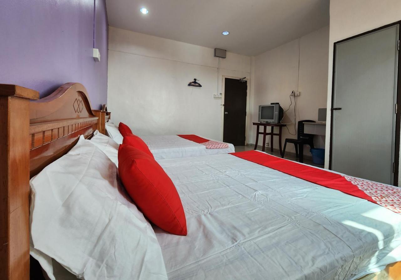 Oyo 90743 Hotel Ban Cheong Kangar Esterno foto