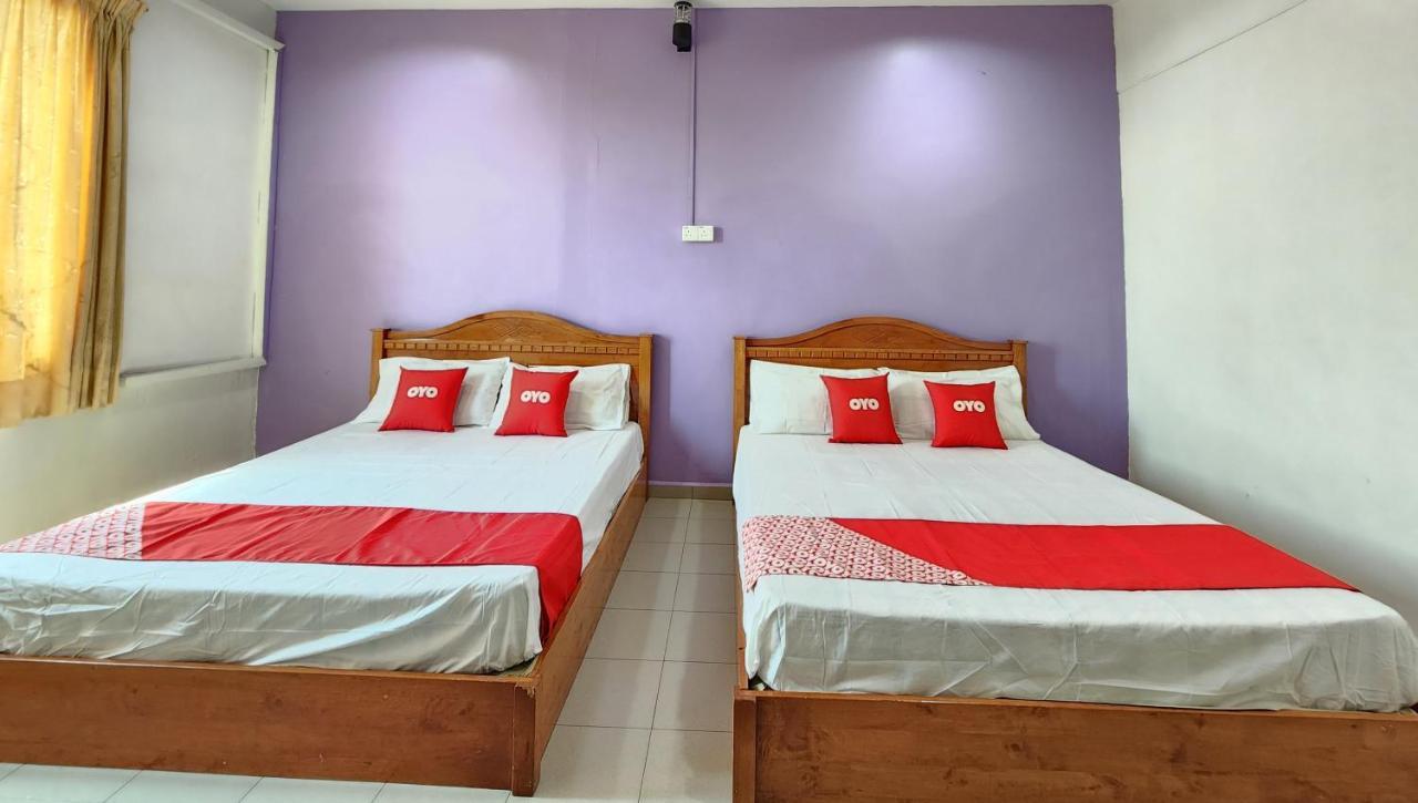 Oyo 90743 Hotel Ban Cheong Kangar Esterno foto
