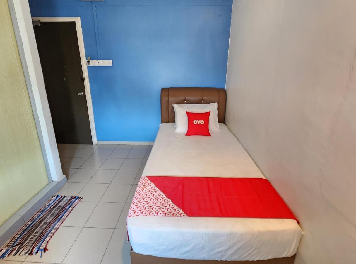 Oyo 90743 Hotel Ban Cheong Kangar Esterno foto