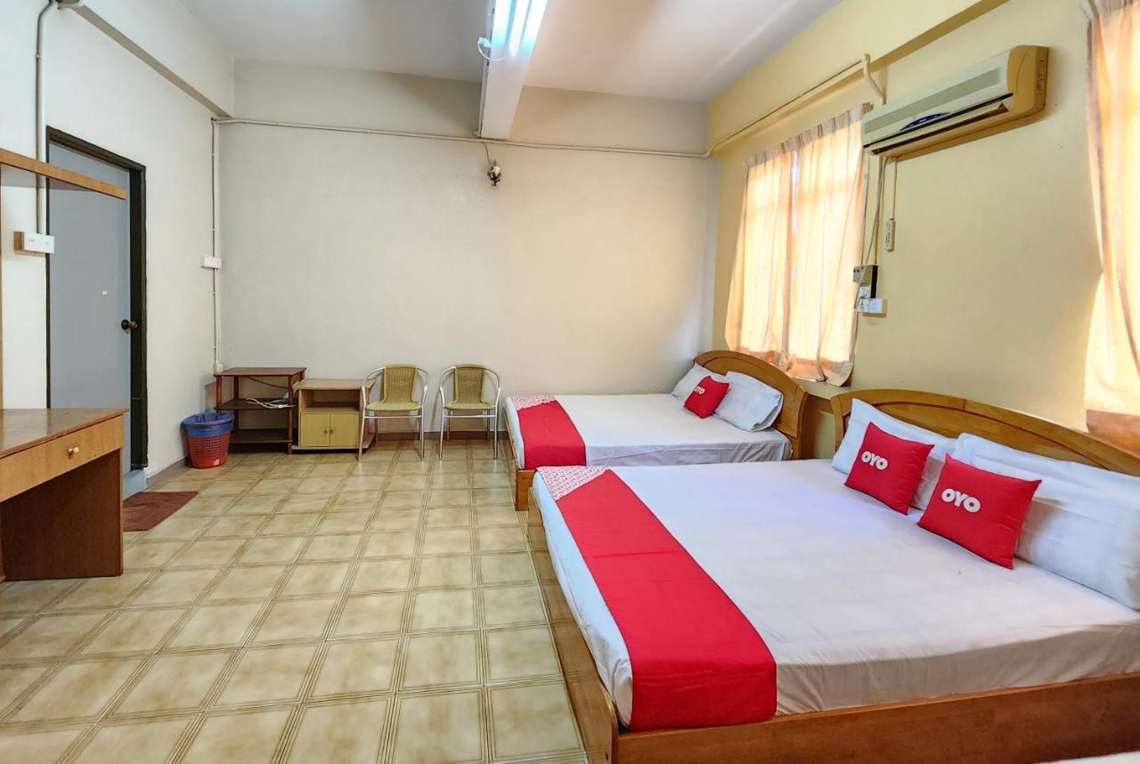 Oyo 90743 Hotel Ban Cheong Kangar Esterno foto