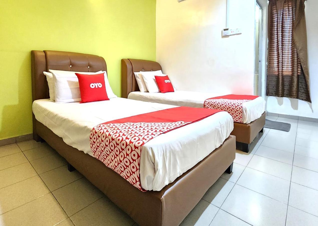 Oyo 90743 Hotel Ban Cheong Kangar Esterno foto