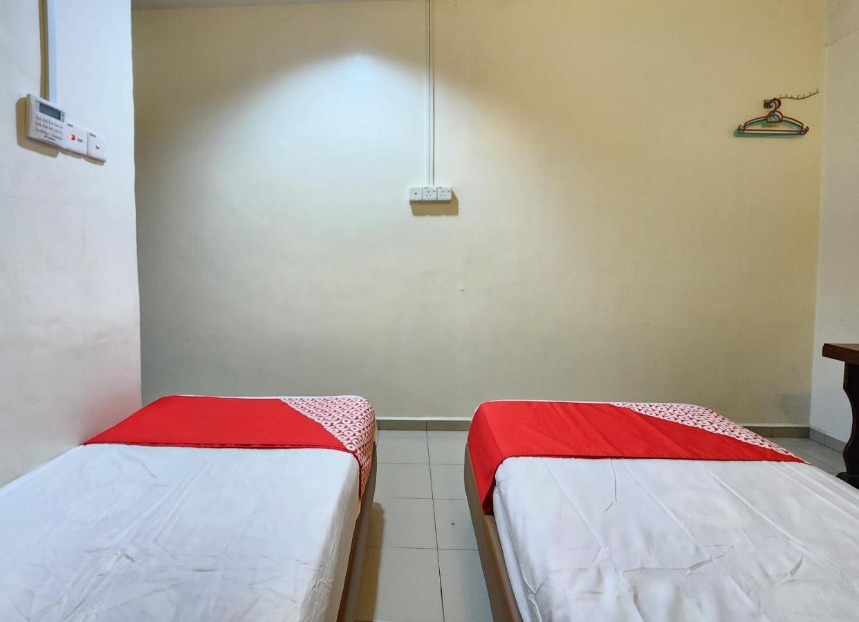 Oyo 90743 Hotel Ban Cheong Kangar Esterno foto