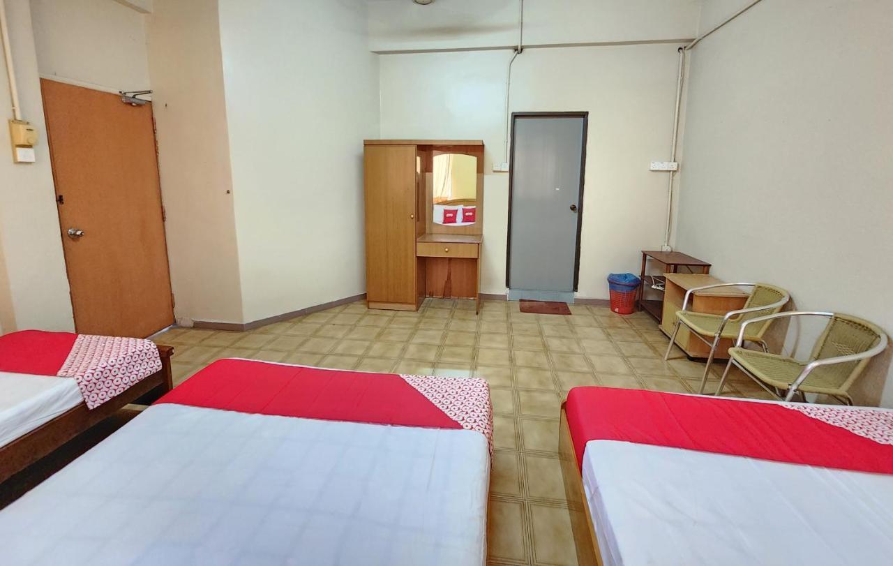 Oyo 90743 Hotel Ban Cheong Kangar Esterno foto