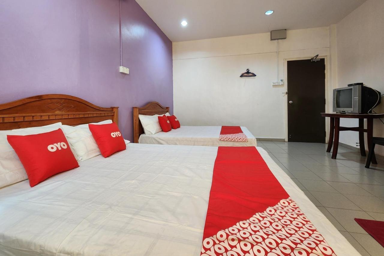 Oyo 90743 Hotel Ban Cheong Kangar Esterno foto