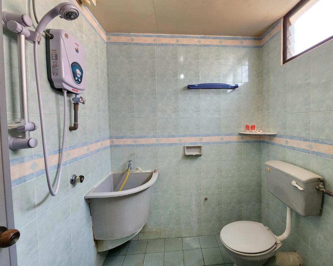 Oyo 90743 Hotel Ban Cheong Kangar Esterno foto